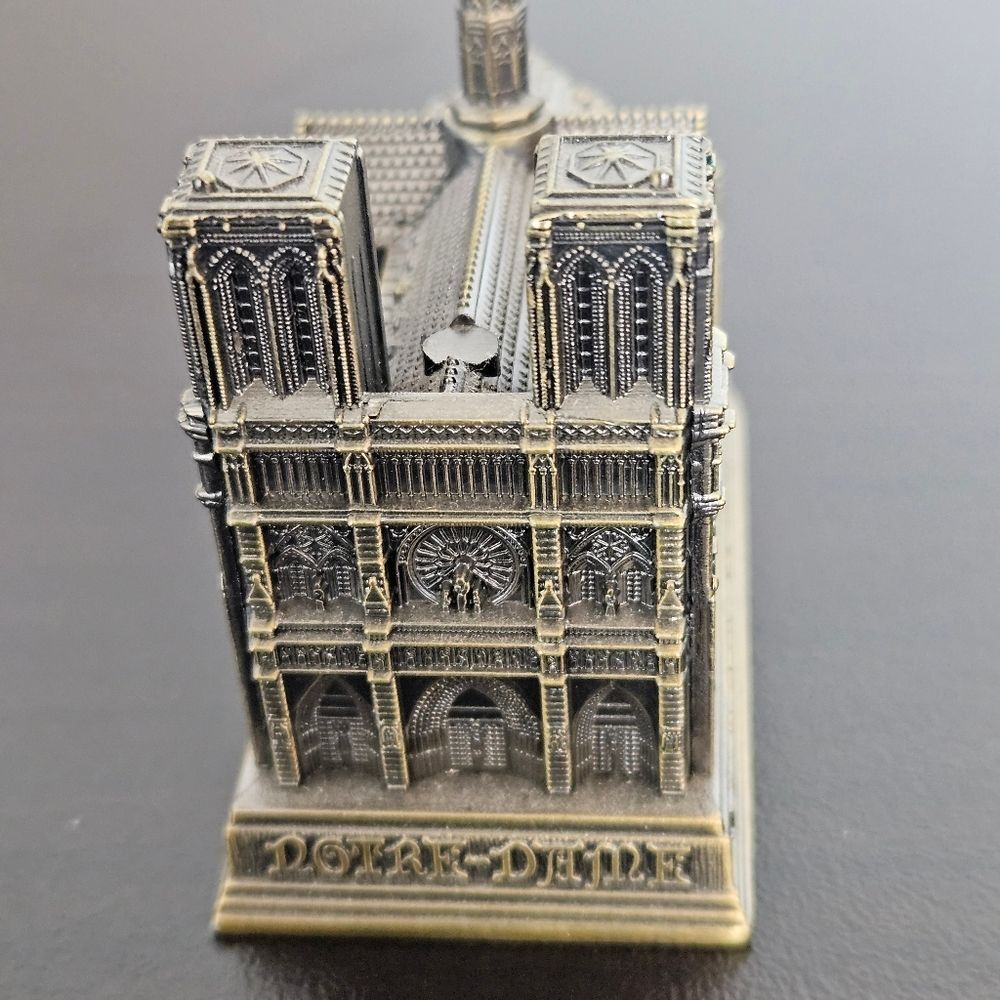 Vintage Metal Notre Dame De Paris Church Cathedral Souvenir Tourist - Picture 5 of 13
